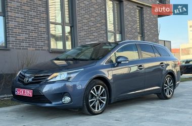 Универсал Toyota Avensis 2013 в Львове