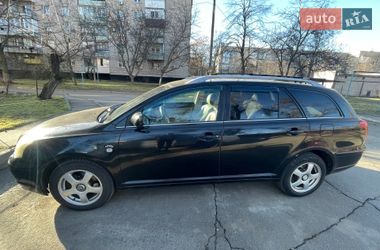 Універсал Toyota Avensis 2004 в Кривому Розі