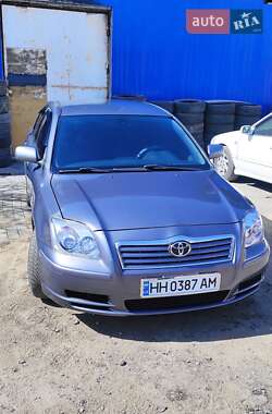 Седан Toyota Avensis 2004 в Одесі