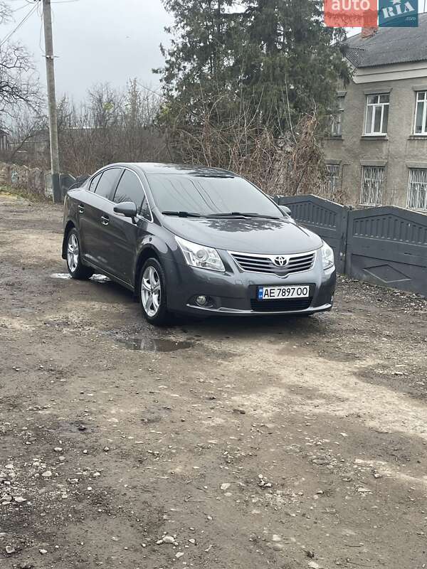 Toyota Avensis 2011