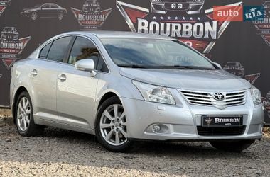 Седан Toyota Avensis 2008 в Виннице