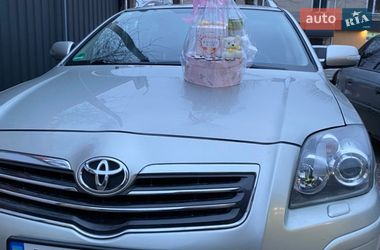 Универсал Toyota Avensis 2006 в Калиновке