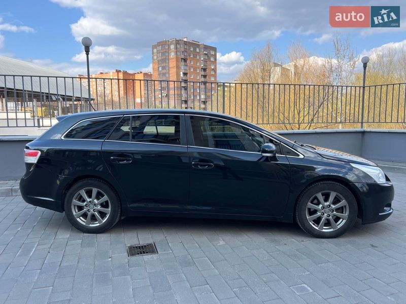 Универсал Toyota Avensis 2011 в Луцке