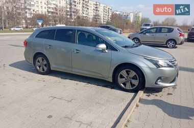 Универсал Toyota Avensis 2014 в Львове