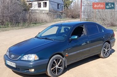 Седан Toyota Avensis 2000 в Білгороді-Дністровському