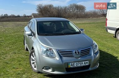 Седан Toyota Avensis 2011 в Каменском