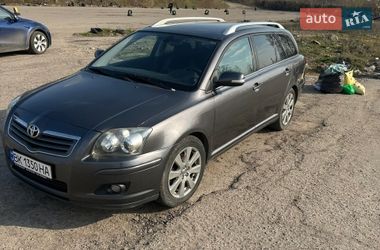 Універсал Toyota Avensis 2008 в Рівному