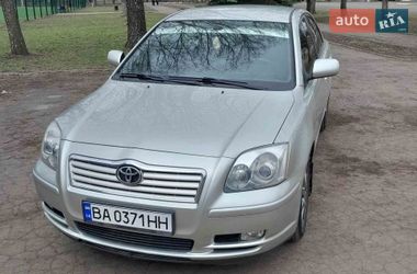Седан Toyota Avensis 2004 в Черкассах