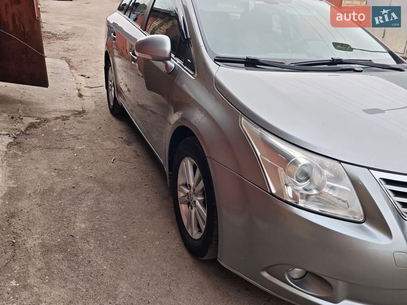 Универсал Toyota Avensis 2011 в Киеве