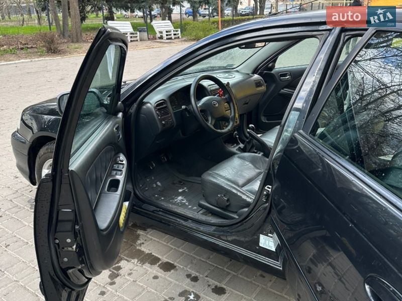 Лифтбек Toyota Avensis 2002 в Одессе