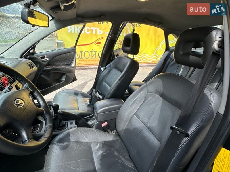 Лифтбек Toyota Avensis 2002 в Одессе