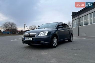 Седан Toyota Avensis 2004 в Киеве