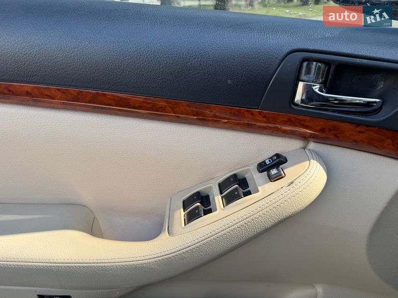 Седан Toyota Avensis 2006 в Белой Церкви