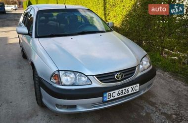 Седан Toyota Avensis 2001 в Львові
