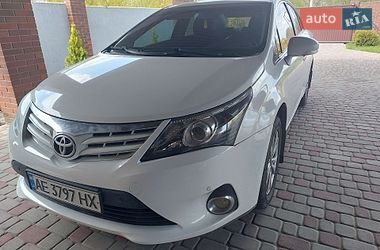 Седан Toyota Avensis 2012 в Дніпрі