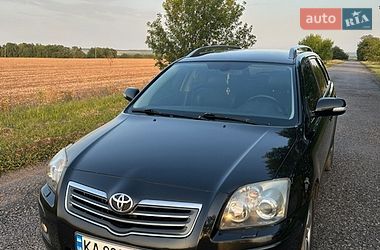Універсал Toyota Avensis 2008 в Охтирці