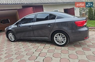 Седан Toyota Avensis 2013 в Чернівцях