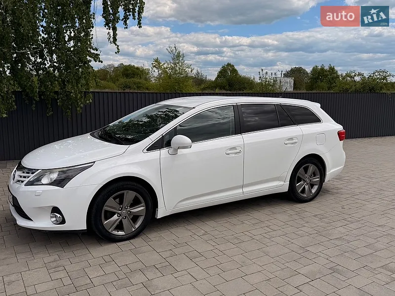 Toyota Avensis 2015