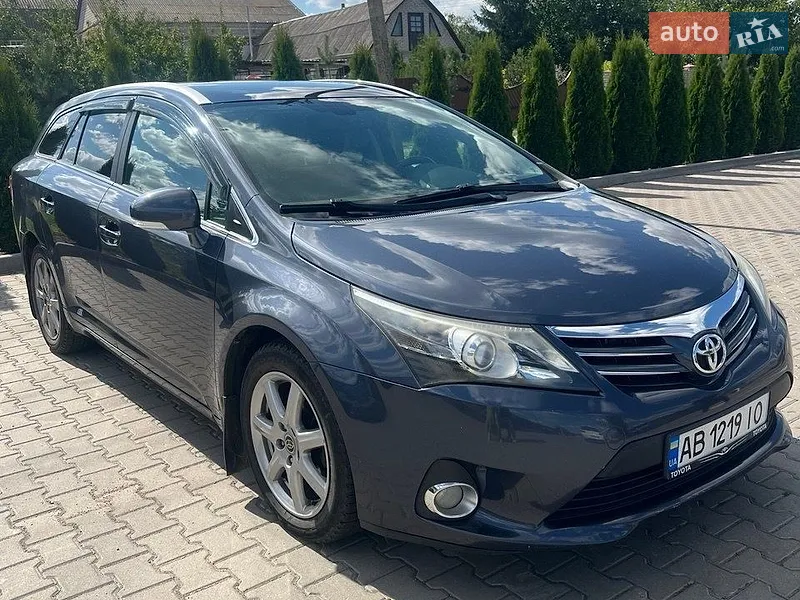 Toyota Avensis 2012