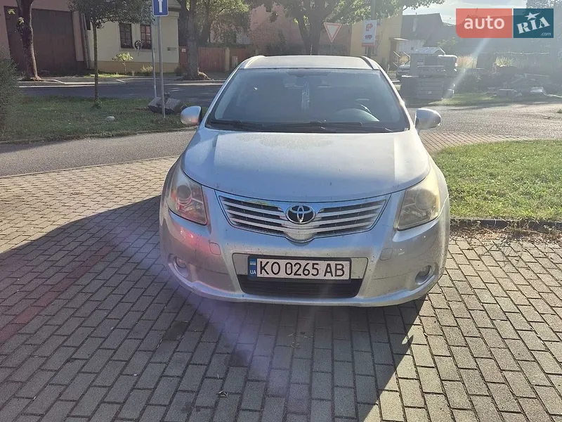 Toyota Avensis 2011