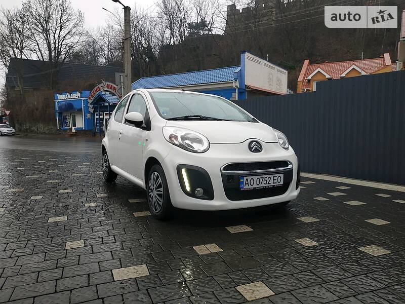 Хэтчбек Toyota Aygo 2012 в Ужгороде