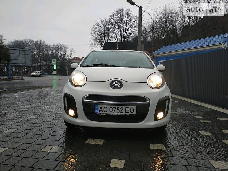 Хетчбек Toyota Aygo 2012 в Ужгороді