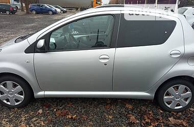 Хэтчбек Toyota Aygo 2011 в Луцке