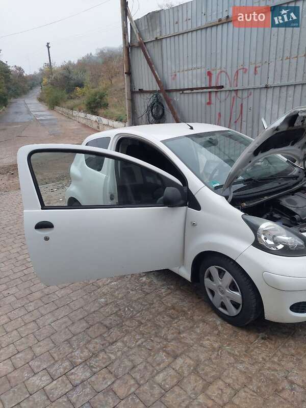 Хетчбек Toyota Aygo 2011 в Одесі