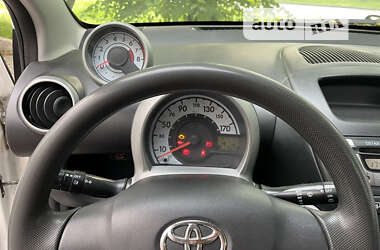 Хэтчбек Toyota Aygo 2013 в 