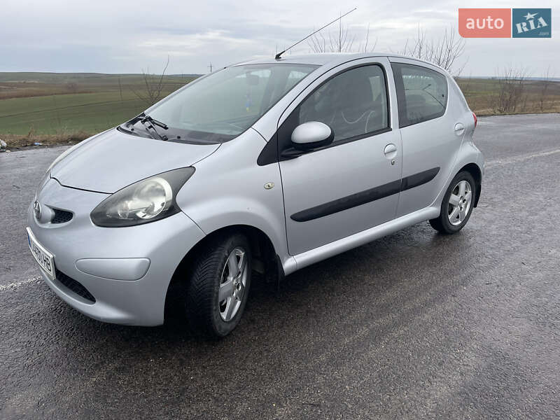Хетчбек Toyota Aygo 2006 в Володимирі