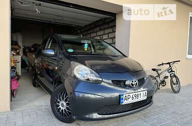 Хетчбек Toyota Aygo 2008 в Дніпрі