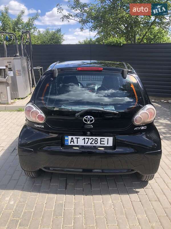 Хетчбек Toyota Aygo 2011 в Івано-Франківську