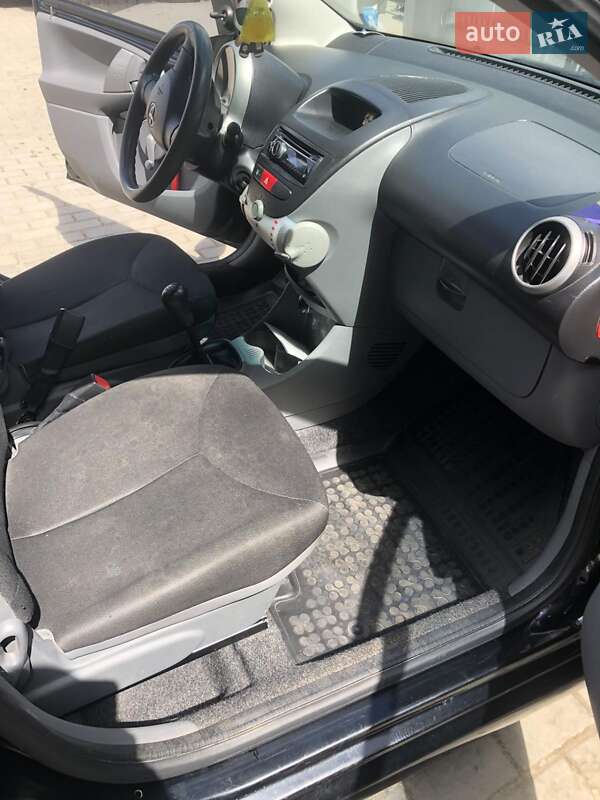 Хетчбек Toyota Aygo 2011 в Івано-Франківську