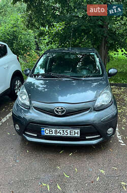 Хэтчбек Toyota Aygo 2014 в 
