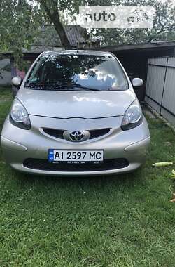 Хэтчбек Toyota Aygo 2007 в Сарнах