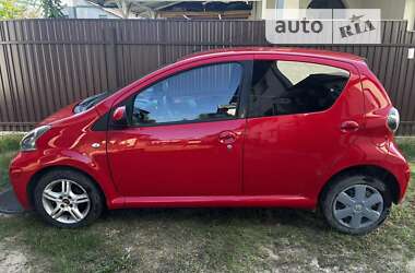 Хэтчбек Toyota Aygo 2011 в Львове