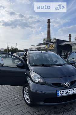 Хэтчбек Toyota Aygo 2006 в Черновцах