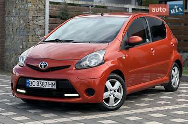 Хетчбек Toyota Aygo 2012 в Буську