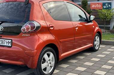 Хетчбек Toyota Aygo 2012 в Буську