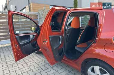 Хетчбек Toyota Aygo 2012 в Буську