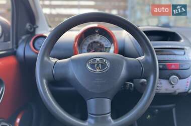 Хетчбек Toyota Aygo 2012 в Буську