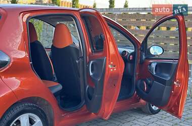 Хетчбек Toyota Aygo 2012 в Буську