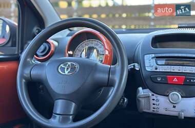 Хетчбек Toyota Aygo 2012 в Буську