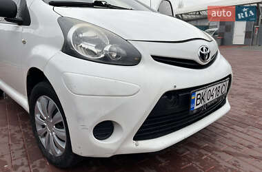 Хетчбек Toyota Aygo 2012 в Сарнах