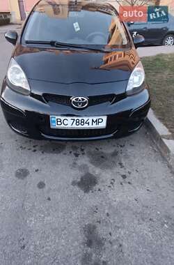 Хэтчбек Toyota Aygo 2010 в Львове