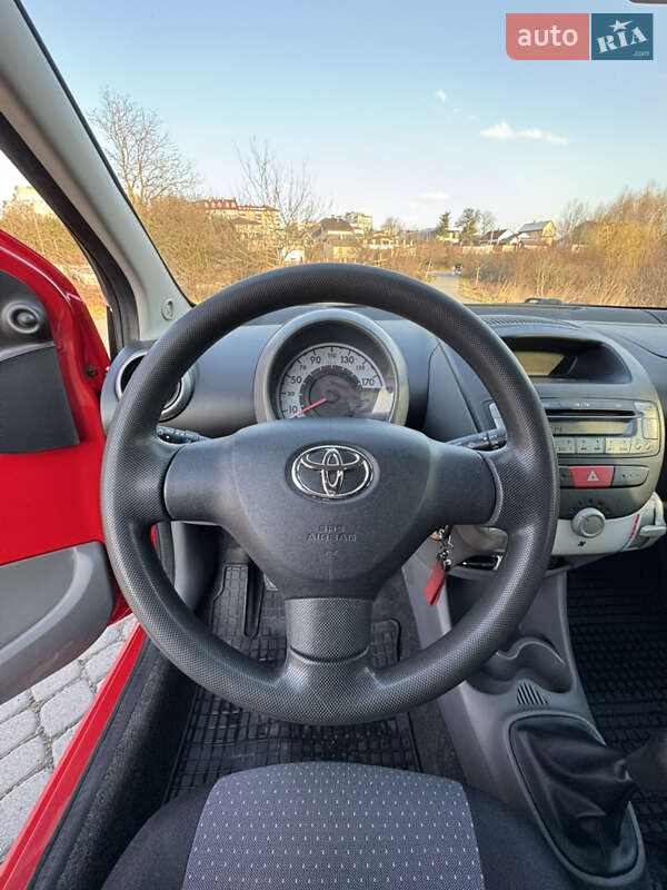 Хэтчбек Toyota Aygo 2007 в Львове