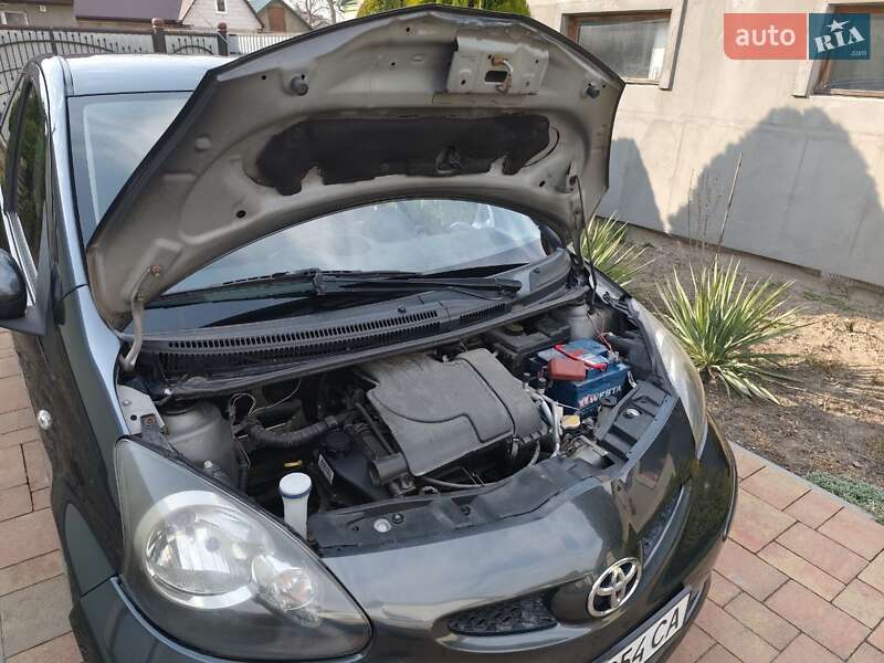 Хэтчбек Toyota Aygo 2008 в Владимире