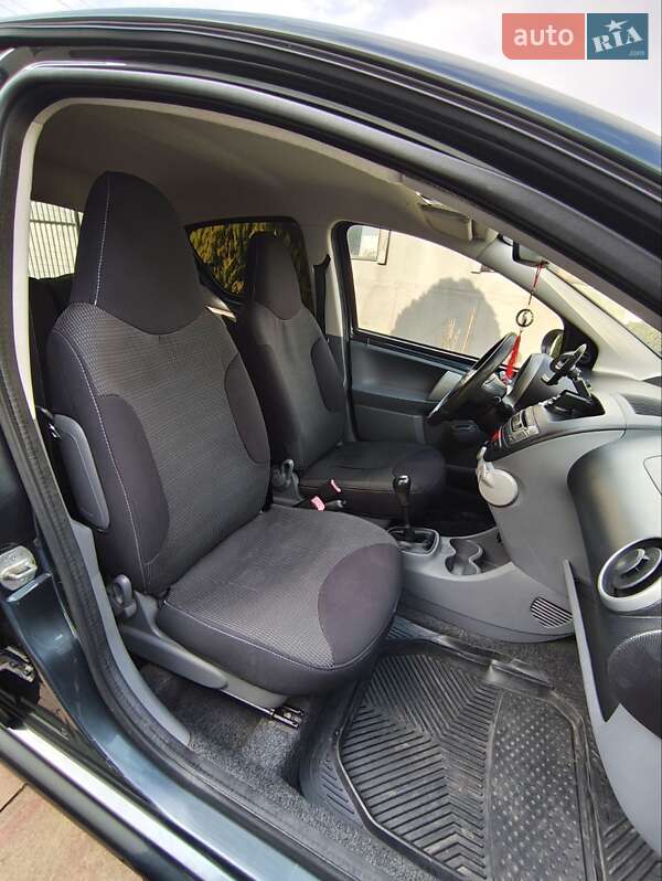 Хэтчбек Toyota Aygo 2008 в Владимире