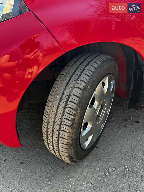 Хетчбек Toyota Aygo 2006 в Сумах