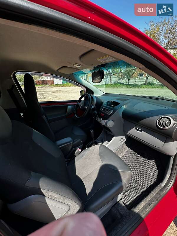Хетчбек Toyota Aygo 2006 в Сумах